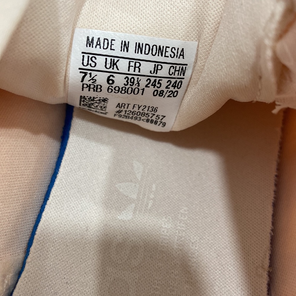 Adidas Sneaker size 7.5 - Picture 8 of 8
